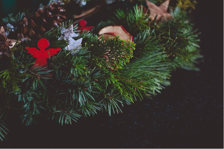 Decorate Your Home with Christmas Garland and a Skirt 